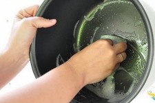 how to wash the multicooker from the smell