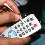 Cómo limpiar correctamente el control remoto de su televisor