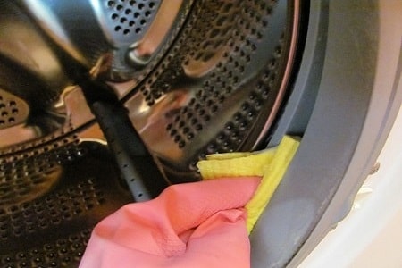 we clean the washing machine from mold