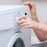 When the washing machine is turned on, the machine knocks out